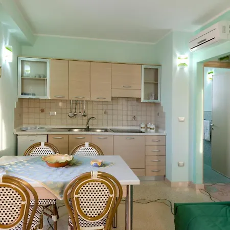 Residence Salu Lido Marini Guest house