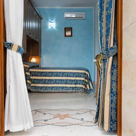 Guest house Residence Salu Lido Marini 3*
