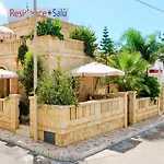 Pensión Salù Lido Marini