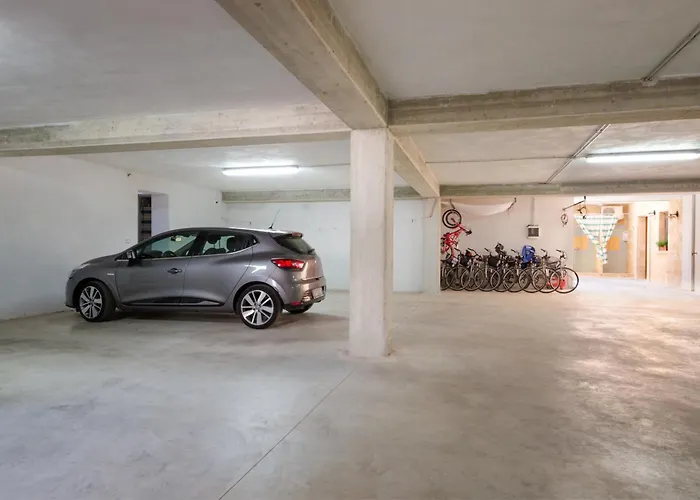 Salu 丽都玛里尼